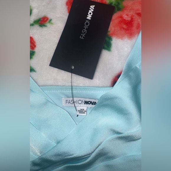 NWT XS Fashion Nova Skirt and Wrap Top Set - Picture 5 of 5